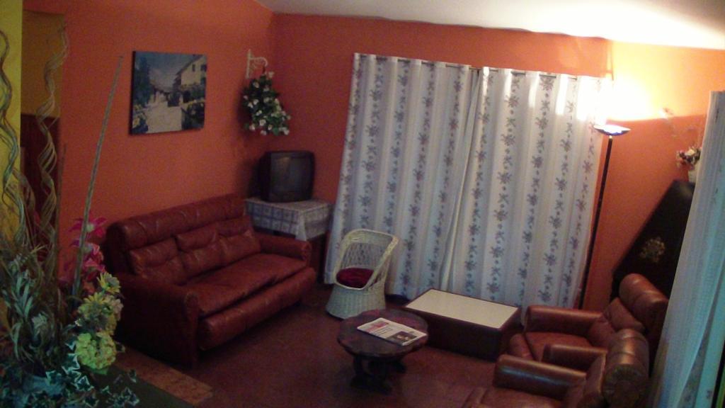 فالي هيرموسو Hotel Santa Rosa الغرفة الصورة